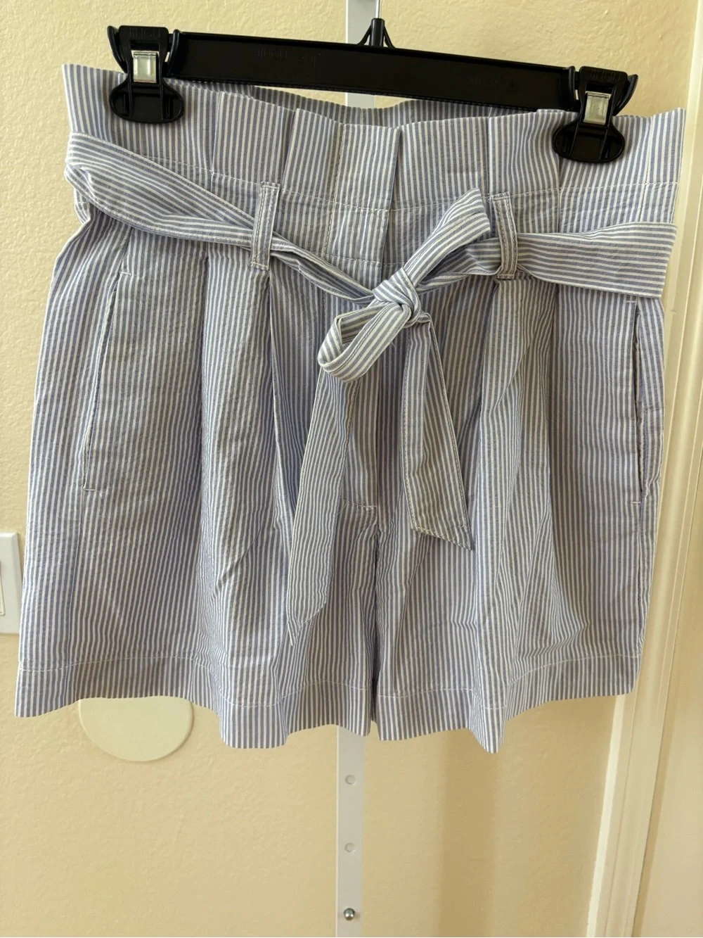 J. Crew Paper-bag Seersucker Stripes Shorts in Blue White - Size 0